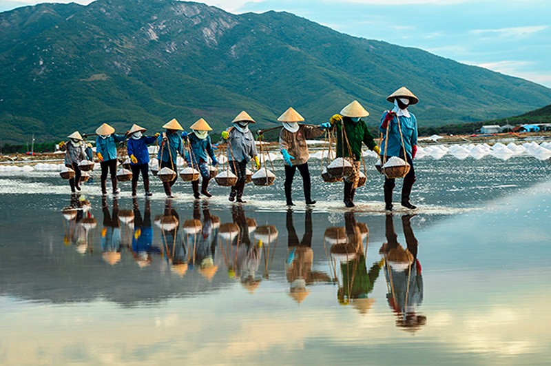 Mẫu tranh phong cảnh làng quê đơn giản đẹp nhất - Tranh làng quê Việt Nam