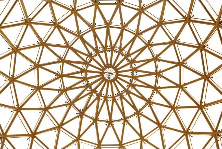th_09727 - Tranh dán trần nhà 3D bằng các họa tiết cách điệu, vừa hiện đại vừa cổ kính