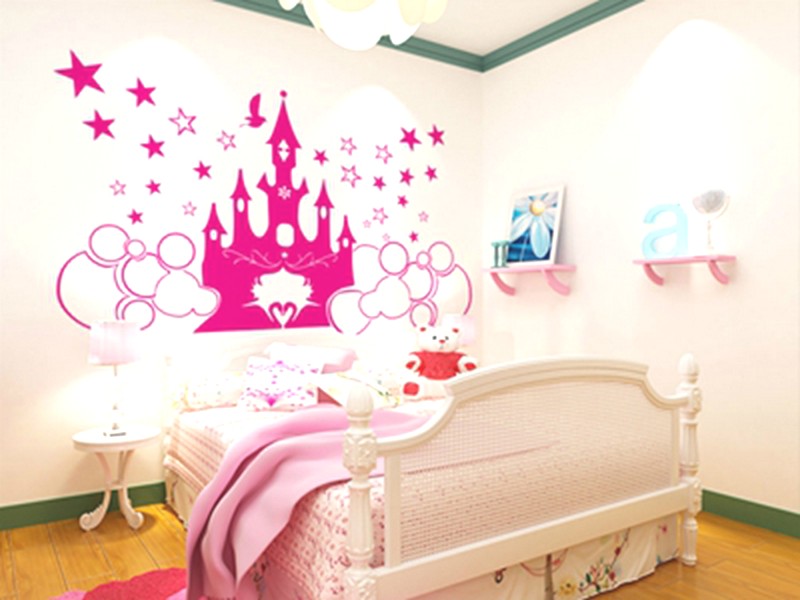 Phòng ngủ của bé giống như phòng ngủ công chúa nhờ tranh dán tường 3D